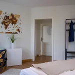 Dahem-apartments - Ruhig Parkplatz Rhein Main Gebiet Gut Erreichbar - 3 - Barrierefrei Mit Garten Und Hund Auf Anfrage -- 2 Sz Maisonette Mit Balkon, -- 2 Sz Mit Balkon Апартаменты Bretzenheim