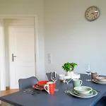 Dahem-apartments - Ruhig Parkplatz Rhein Main Gebiet Gut Erreichbar - 3 - Barrierefrei Mit Garten Und Hund Auf Anfrage -- 2 Sz Maisonette Mit Balkon, -- 2 Sz Mit Balkon * Bretzenheim