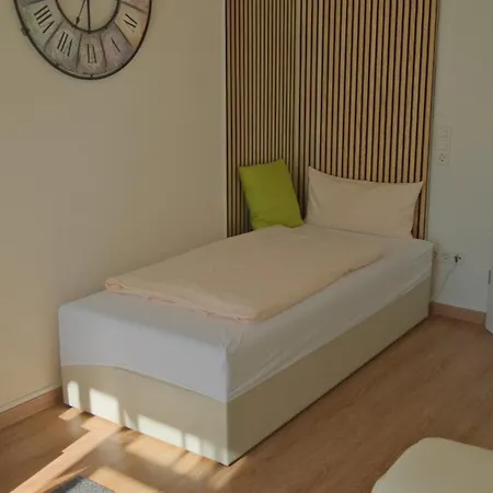 Dahem-apartments - Ruhig Parkplatz Rhein Main Gebiet Gut Erreichbar - 3 - Barrierefrei Mit Garten Und Hund Auf Anfrage -- 2 Sz Maisonette Mit Balkon, -- 2 Sz Mit Balkon * Bretzenheim